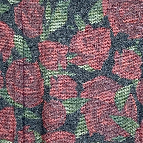 LuLaRoe ChristyT V-Neck Shirt Sleeve Tee Muted Red Rose Print Grey Pattern NEW - Picture 3 of 6